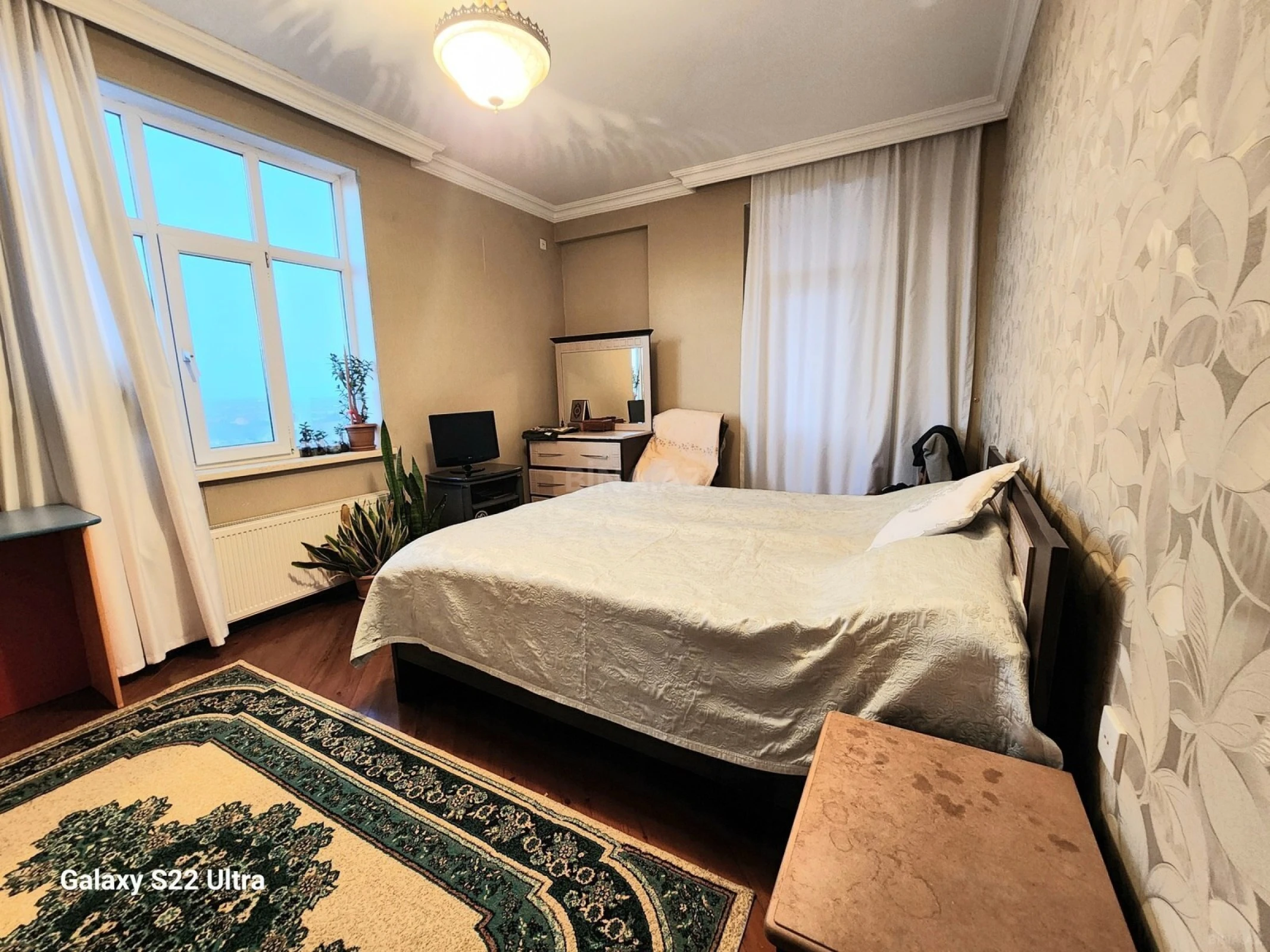 Satılır 3 otaqlı mənzil 142 m²