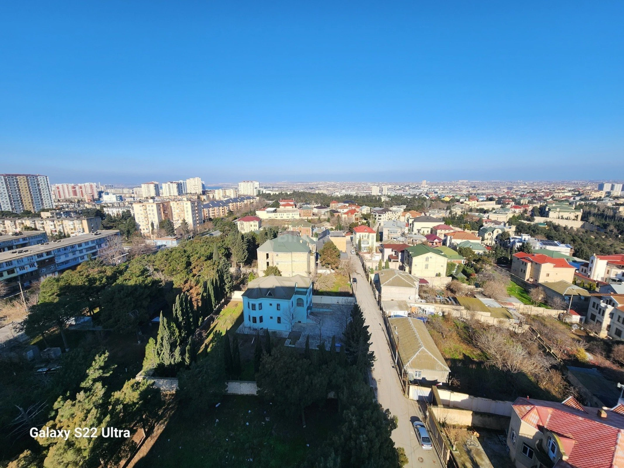 Satılır 3 otaqlı mənzil 142 m²
