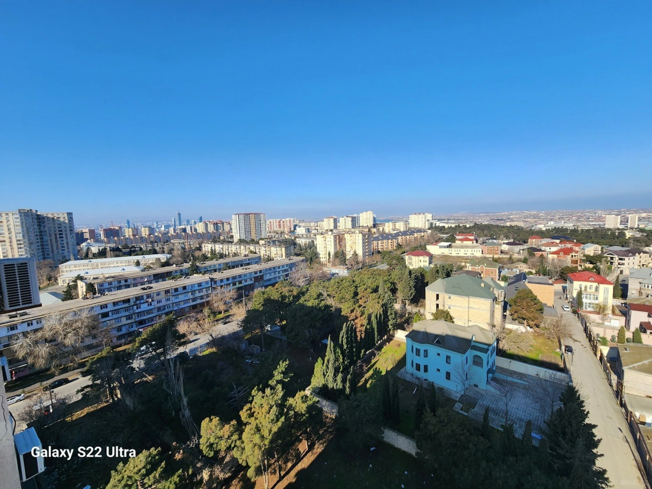 Satılır 3 otaqlı mənzil 142 m²