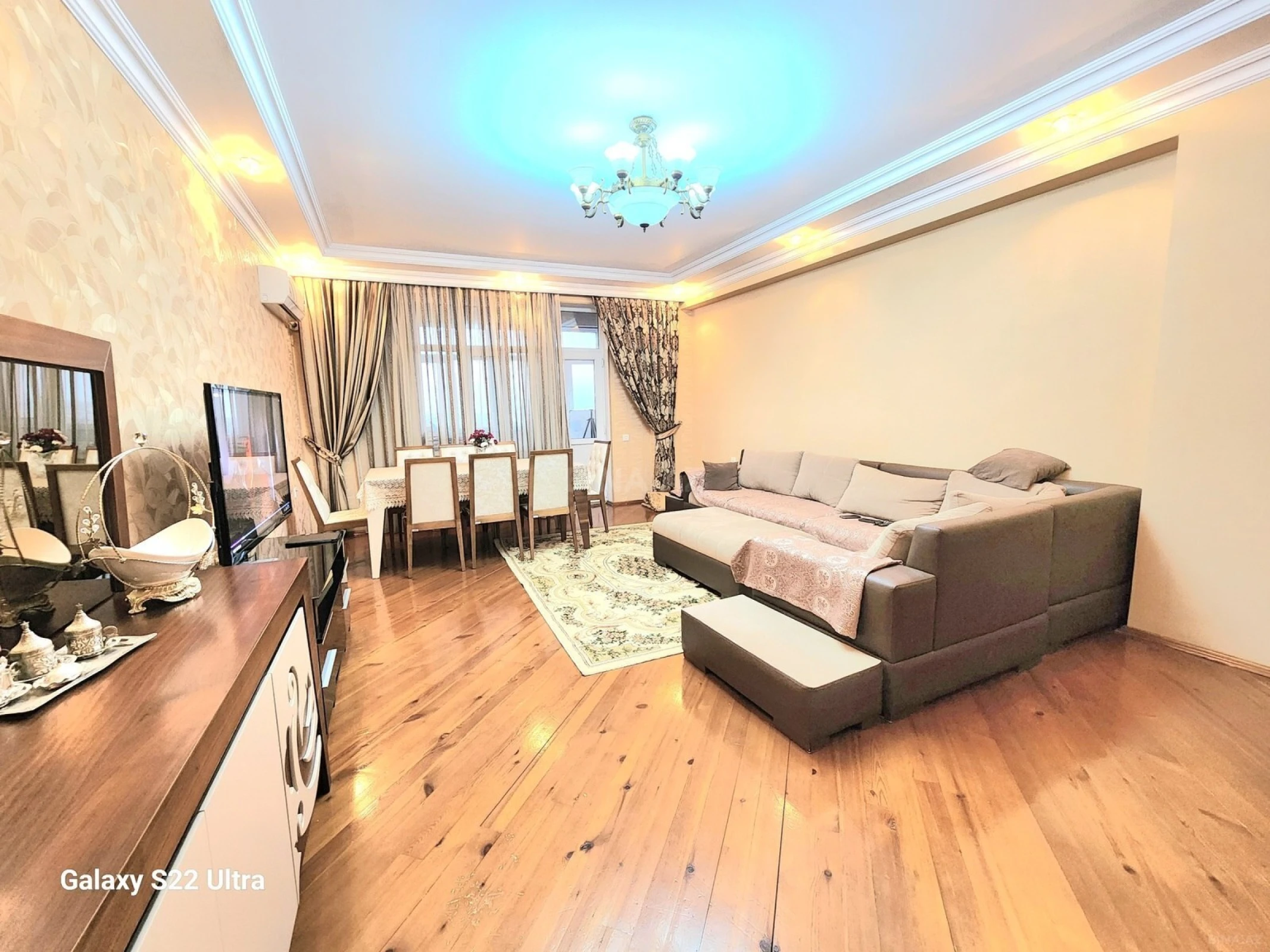 Satılır 3 otaqlı mənzil 142 m²