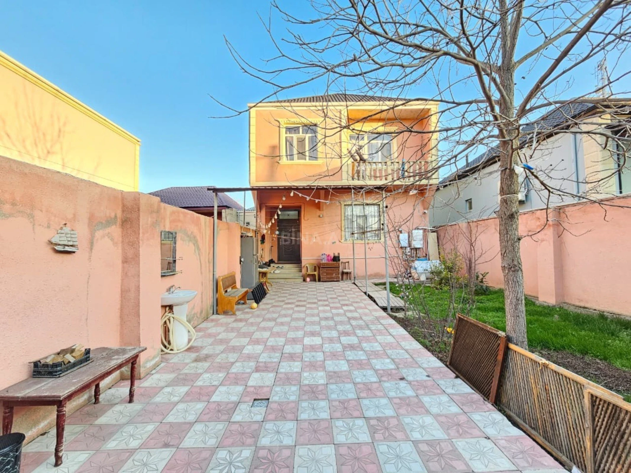 Satılır 4 otaqlı həyət evi 100 m²