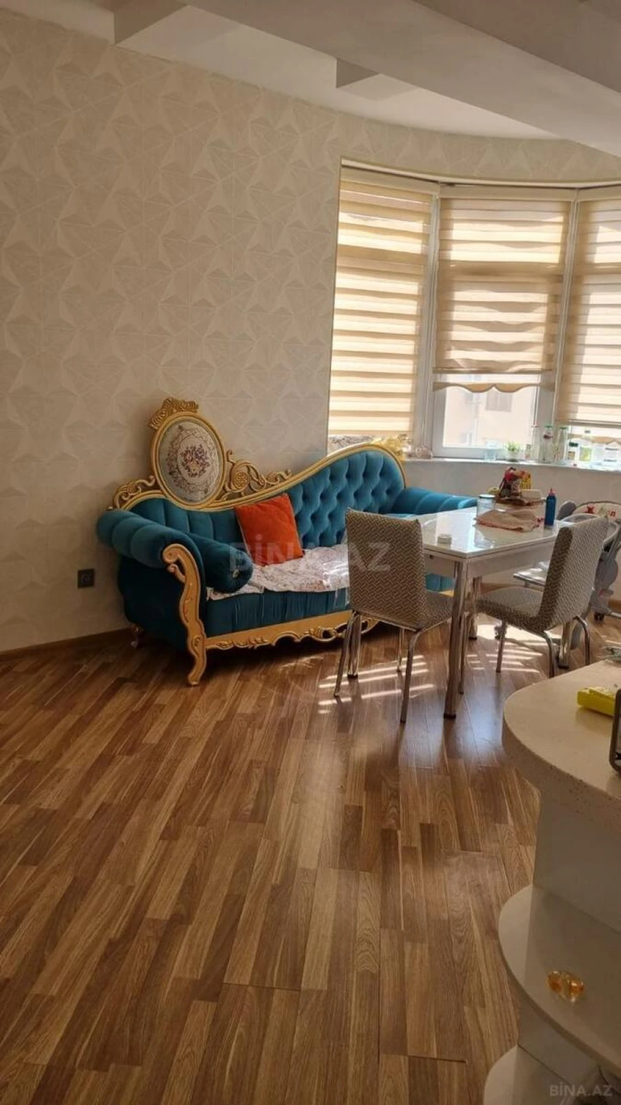 Satılır 3 otaqlı mənzil 126 m²