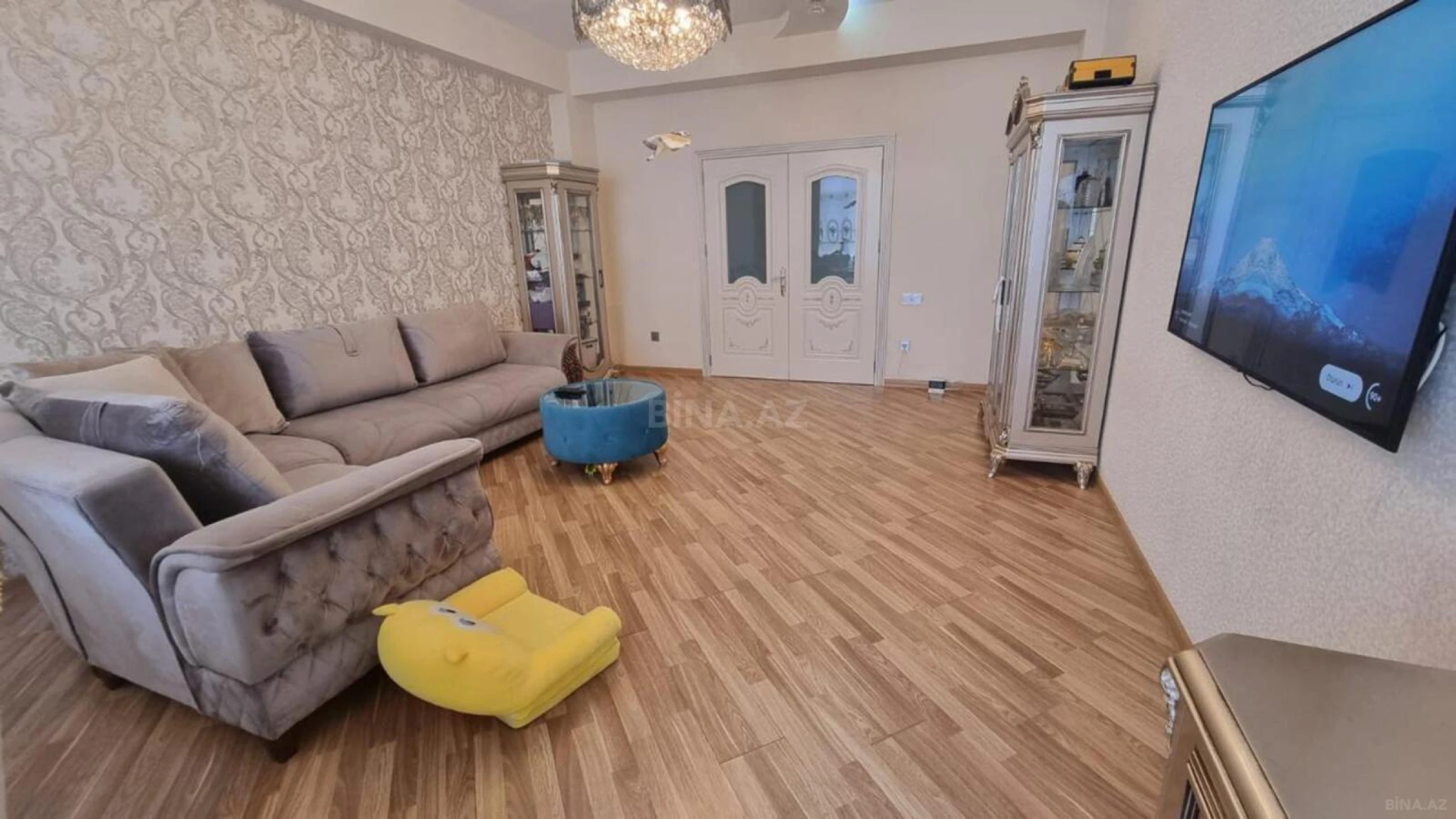 Satılır 3 otaqlı mənzil 126 m²