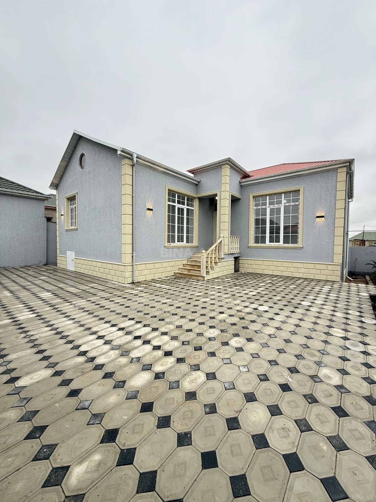 Satılır 4 otaqlı həyət evi 120 m²