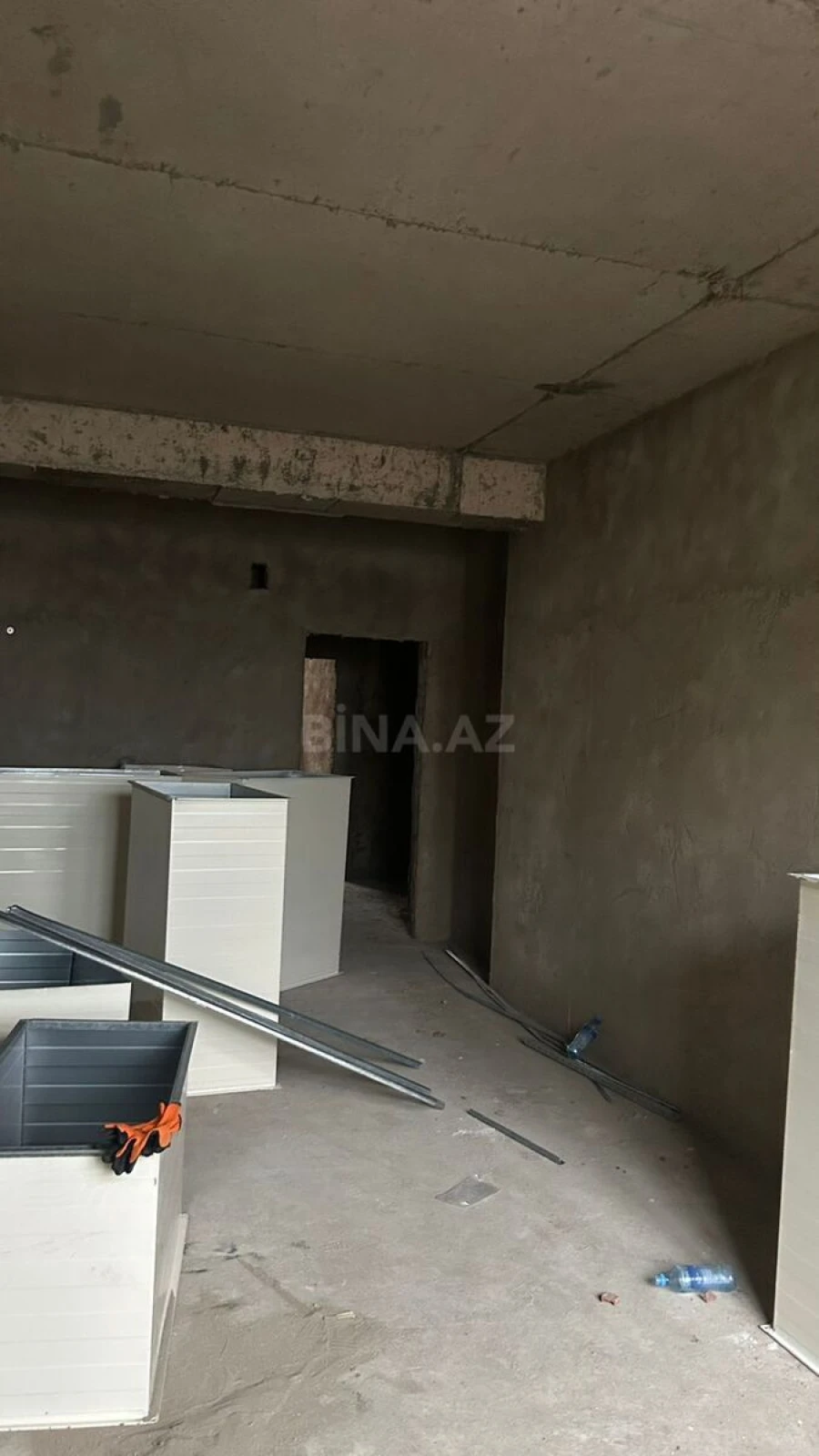 Satılır 2 otaqlı mənzil 83 m²