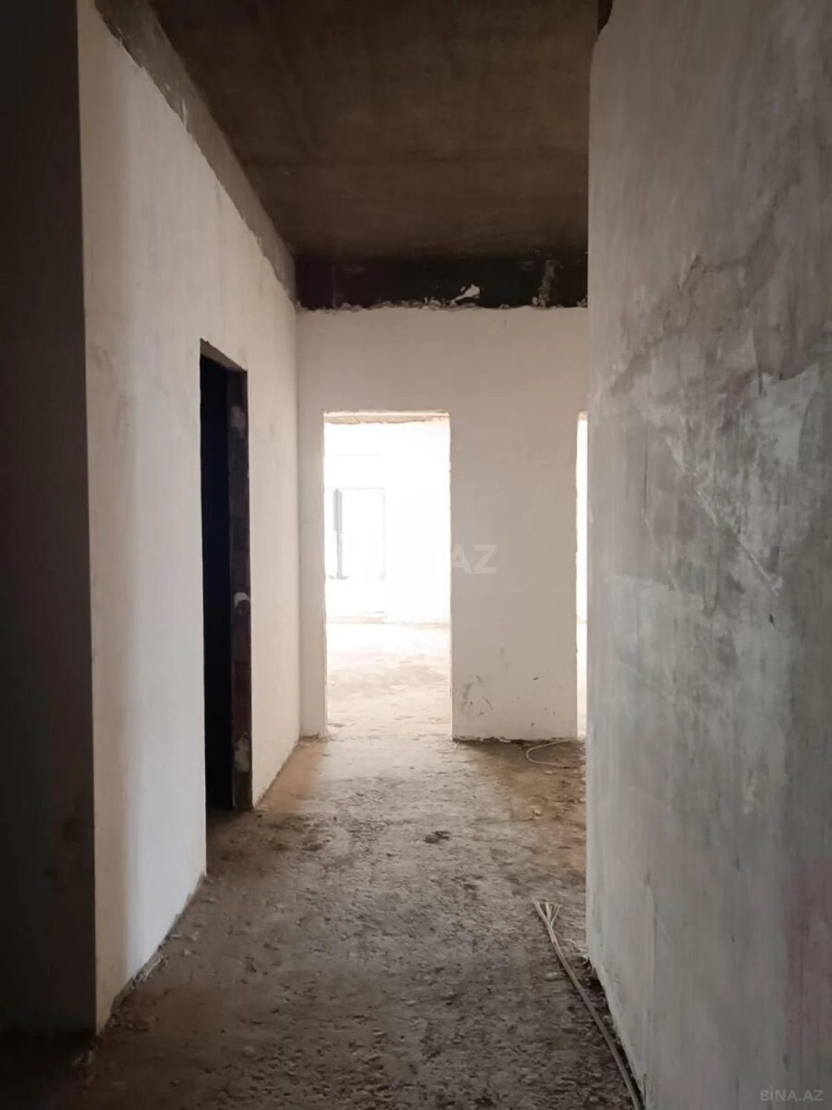 Satılır 3 otaqlı mənzil 123 m²