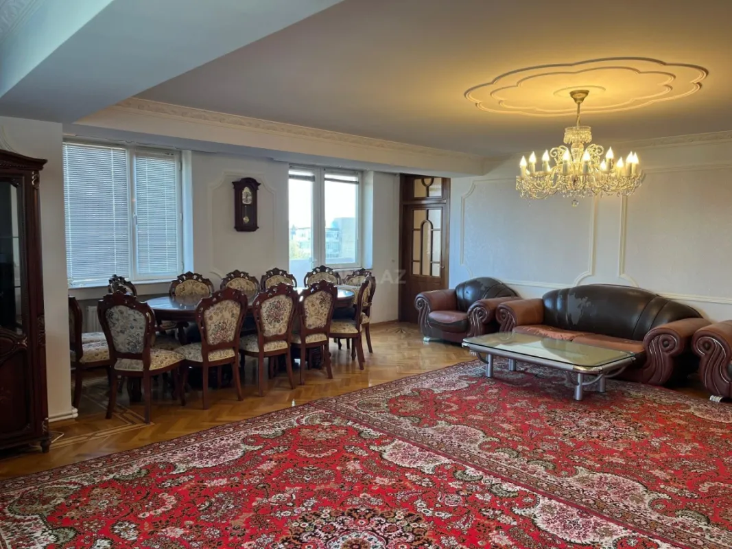 Satılır 4 otaqlı mənzil 160 m²