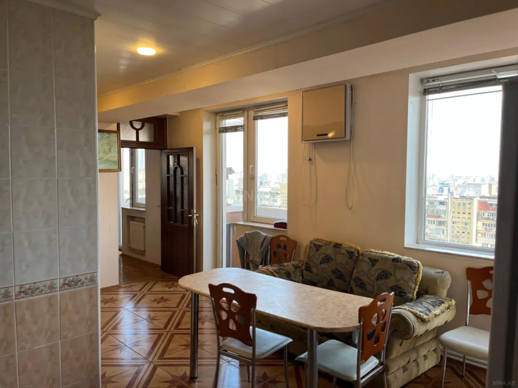 Satılır 4 otaqlı mənzil 160 m²