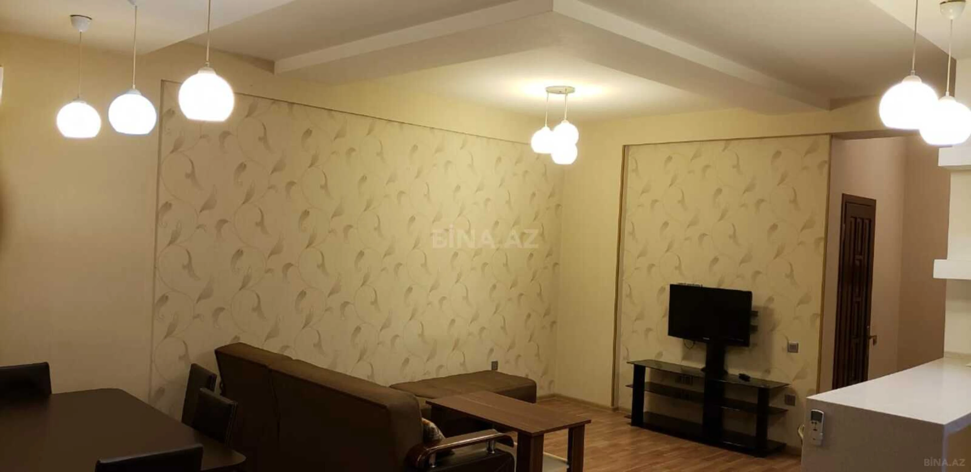 Kirayə verilir 2 otaqlı mənzil 70 m²