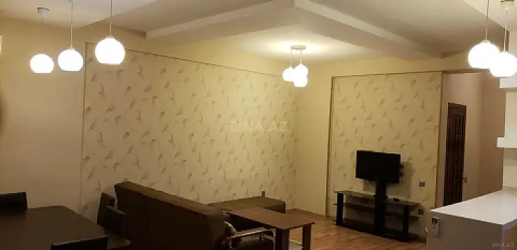 Kirayə verilir 2 otaqlı mənzil 70 m²