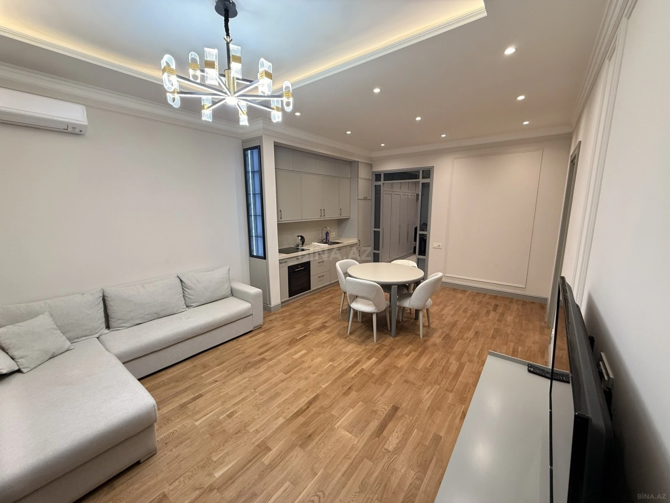 Kirayə verilir 2 otaqlı mənzil 86.2 m²