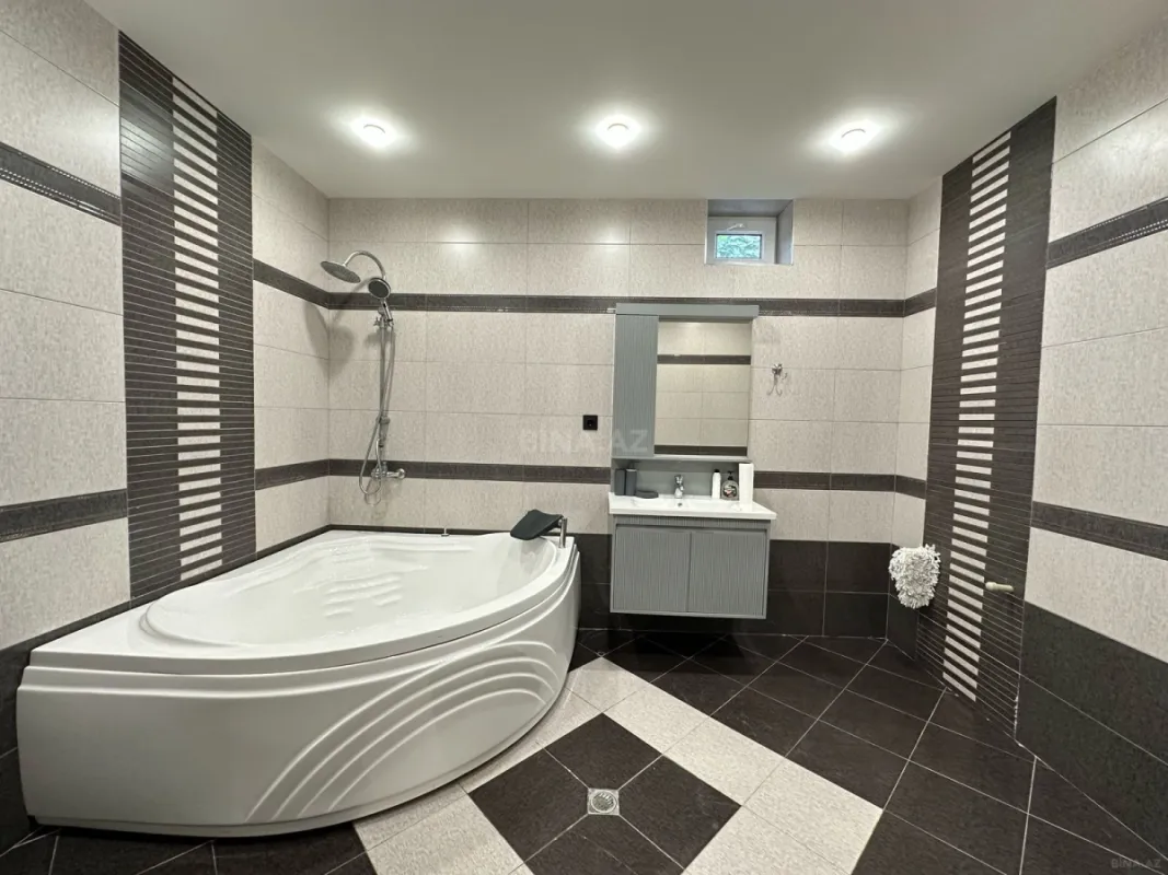 Satılır 4 otaqlı həyət evi 160 m²