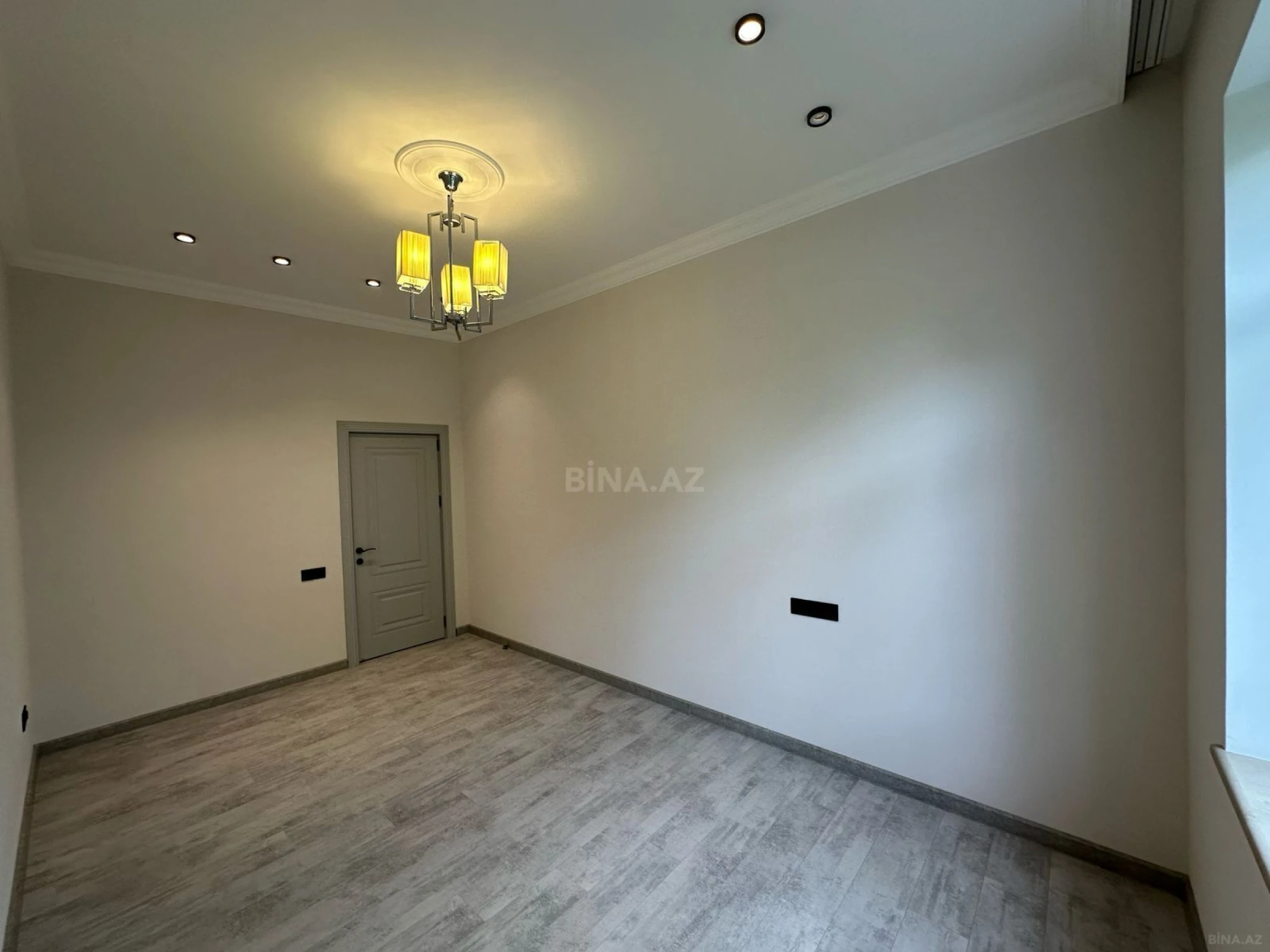 Satılır 4 otaqlı həyət evi 160 m²