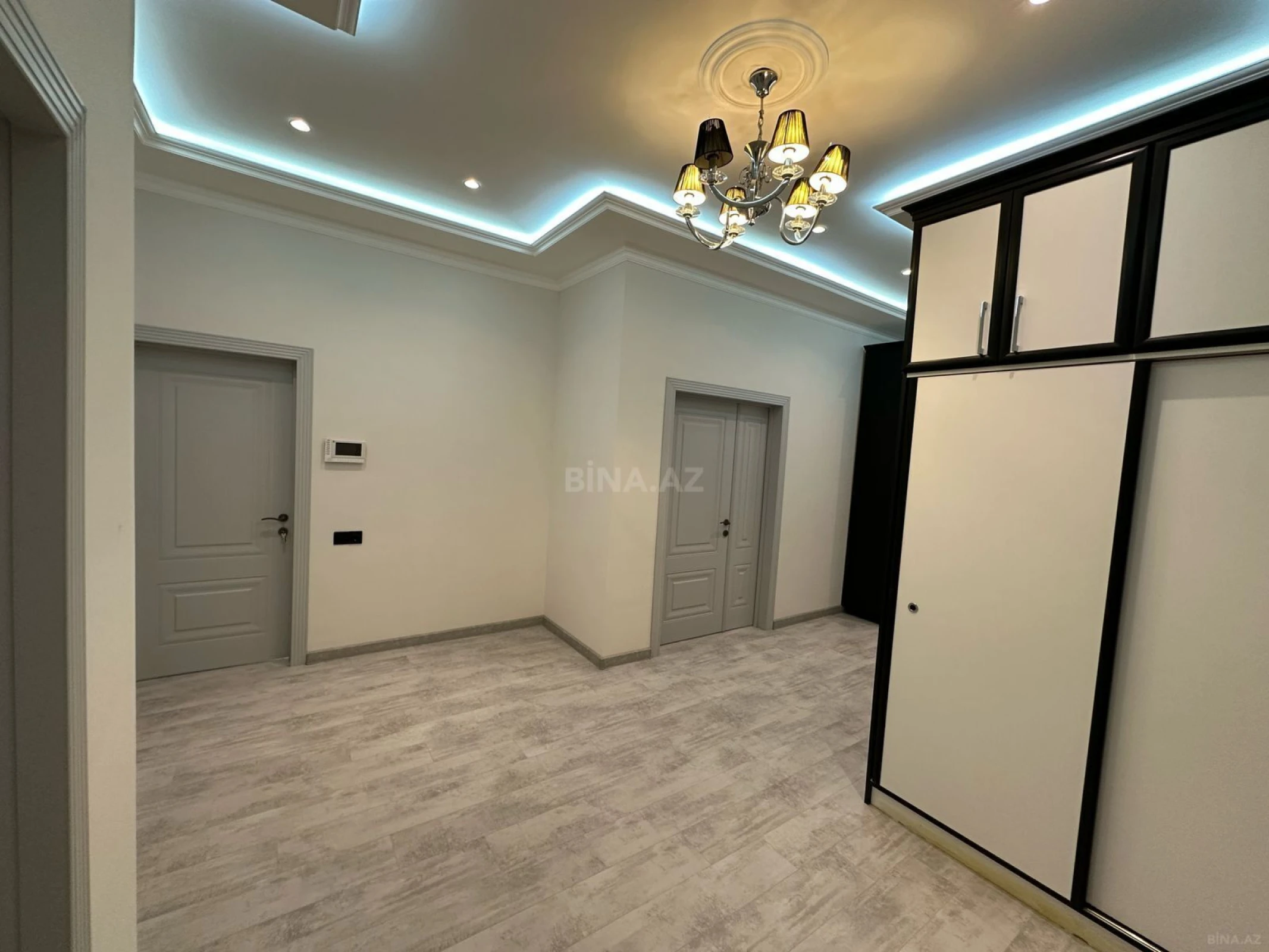 Satılır 4 otaqlı həyət evi 160 m²