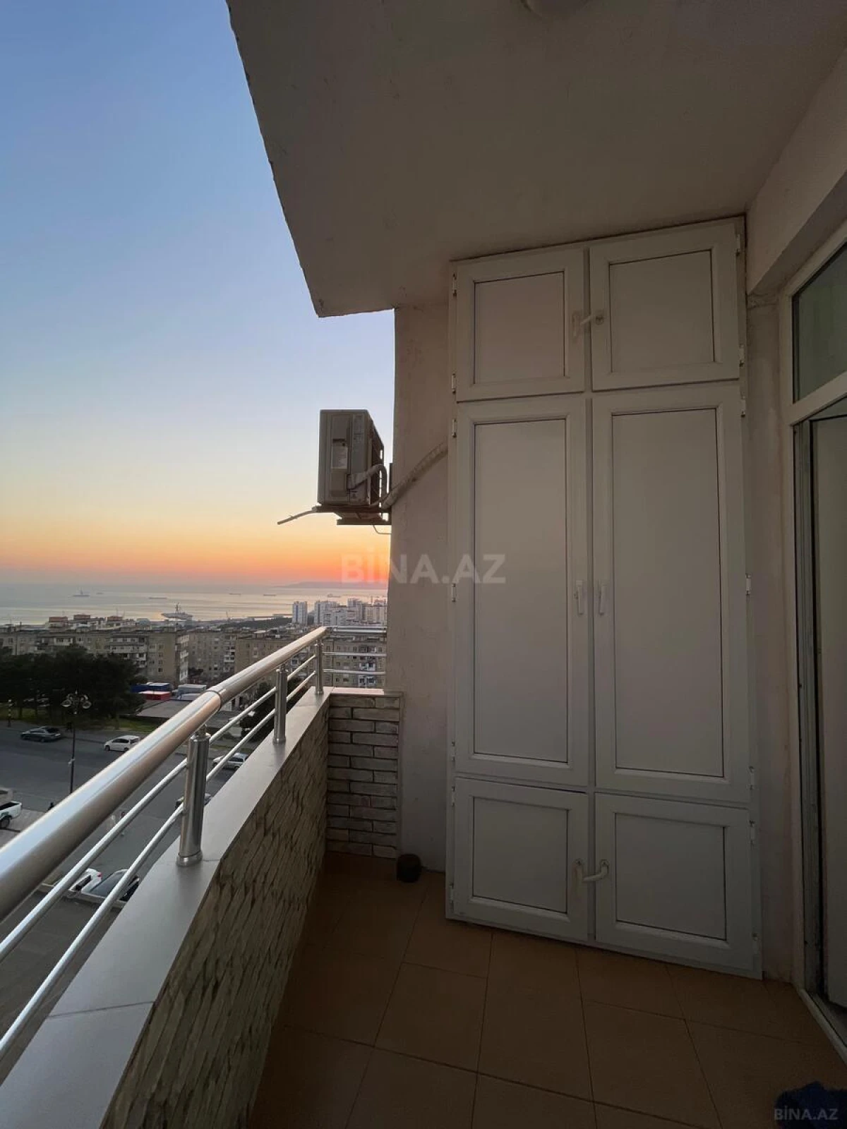 Satılır 3 otaqlı mənzil 95 m²