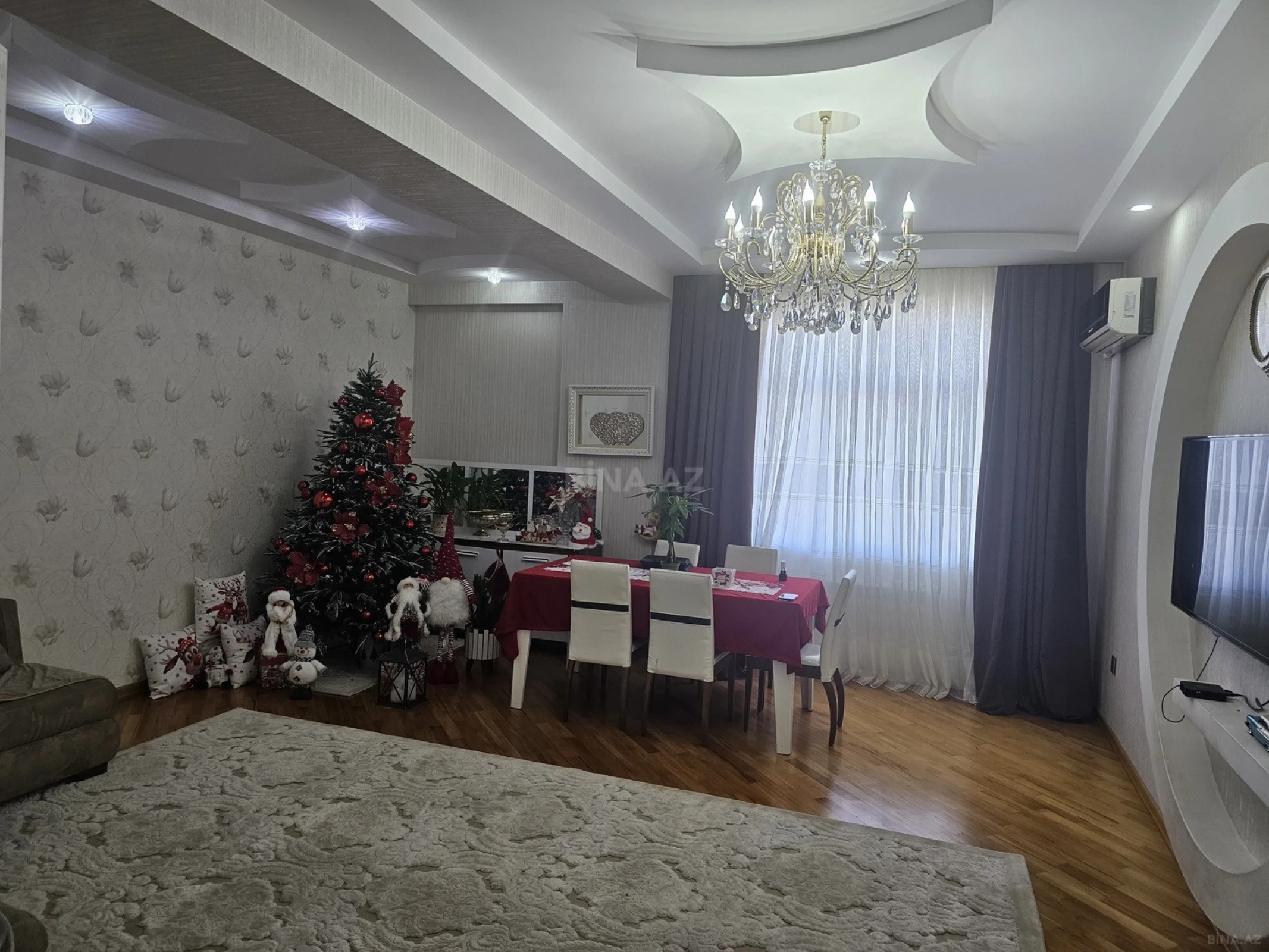 Satılır 3 otaqlı mənzil 134 m²