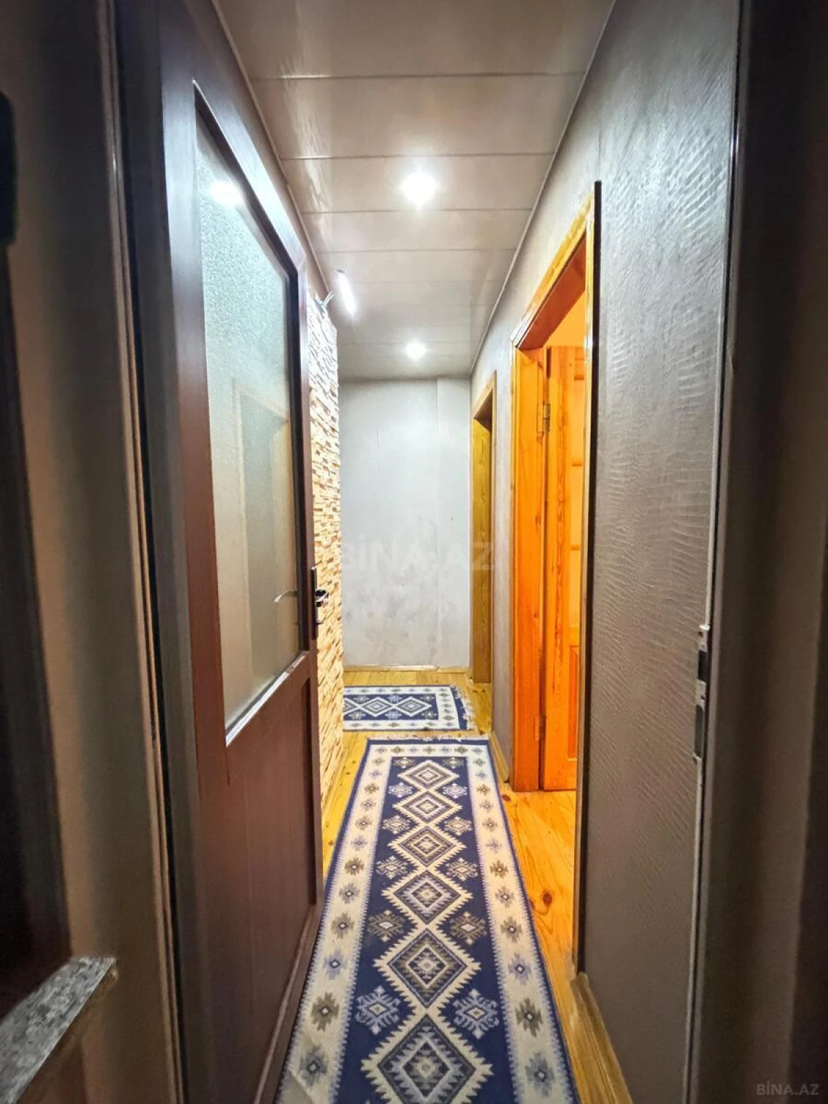 Kirayə verilir 2 otaqlı mənzil 65 m²