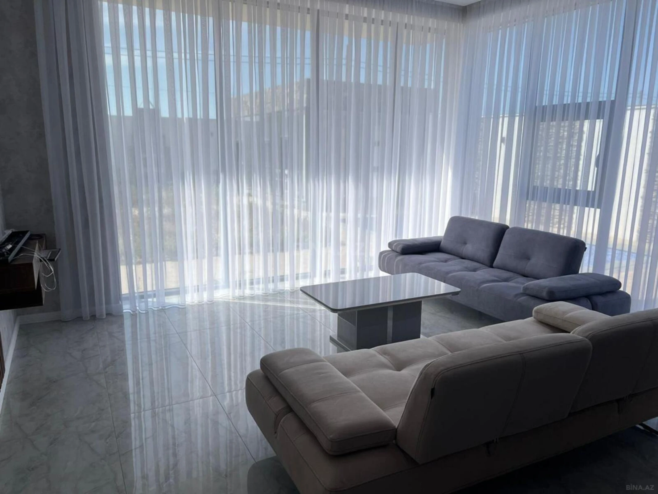 Satılır 4 otaqlı həyət evi 300 m²