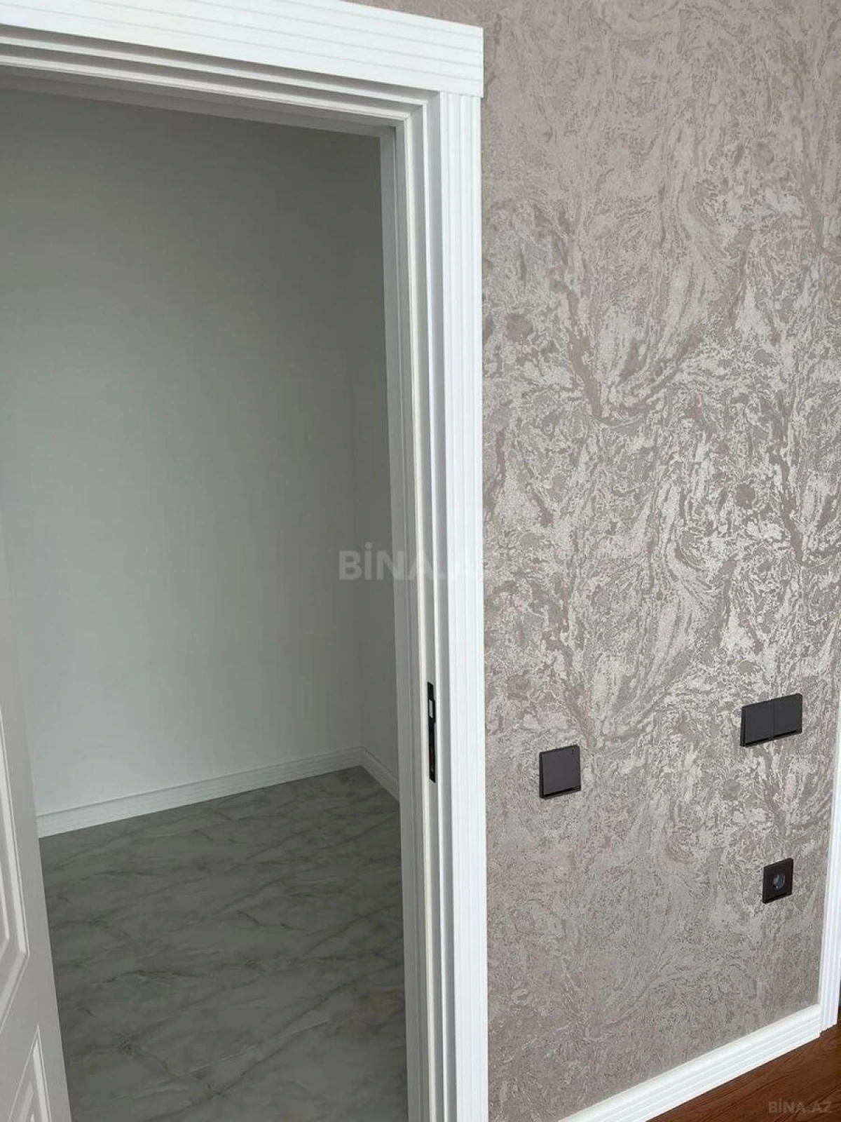 Satılır 4 otaqlı həyət evi 300 m²