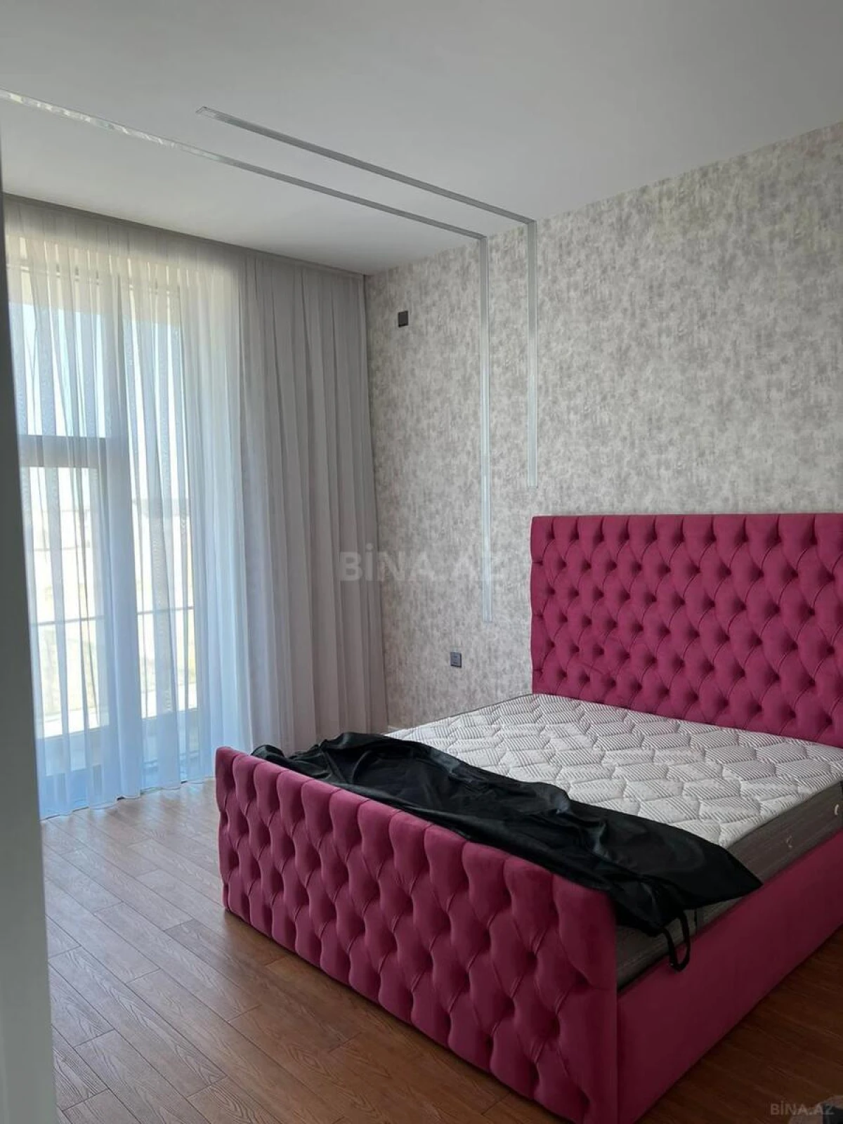 Satılır 4 otaqlı həyət evi 300 m²