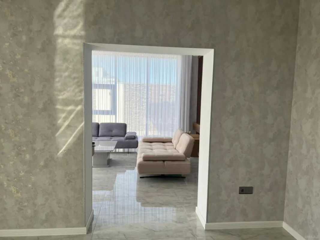 Satılır 4 otaqlı həyət evi 300 m²