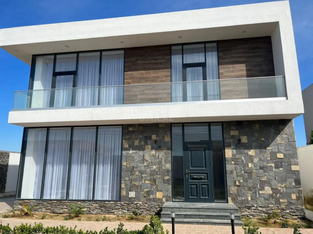 Satılır 4 otaqlı həyət evi 300 m²