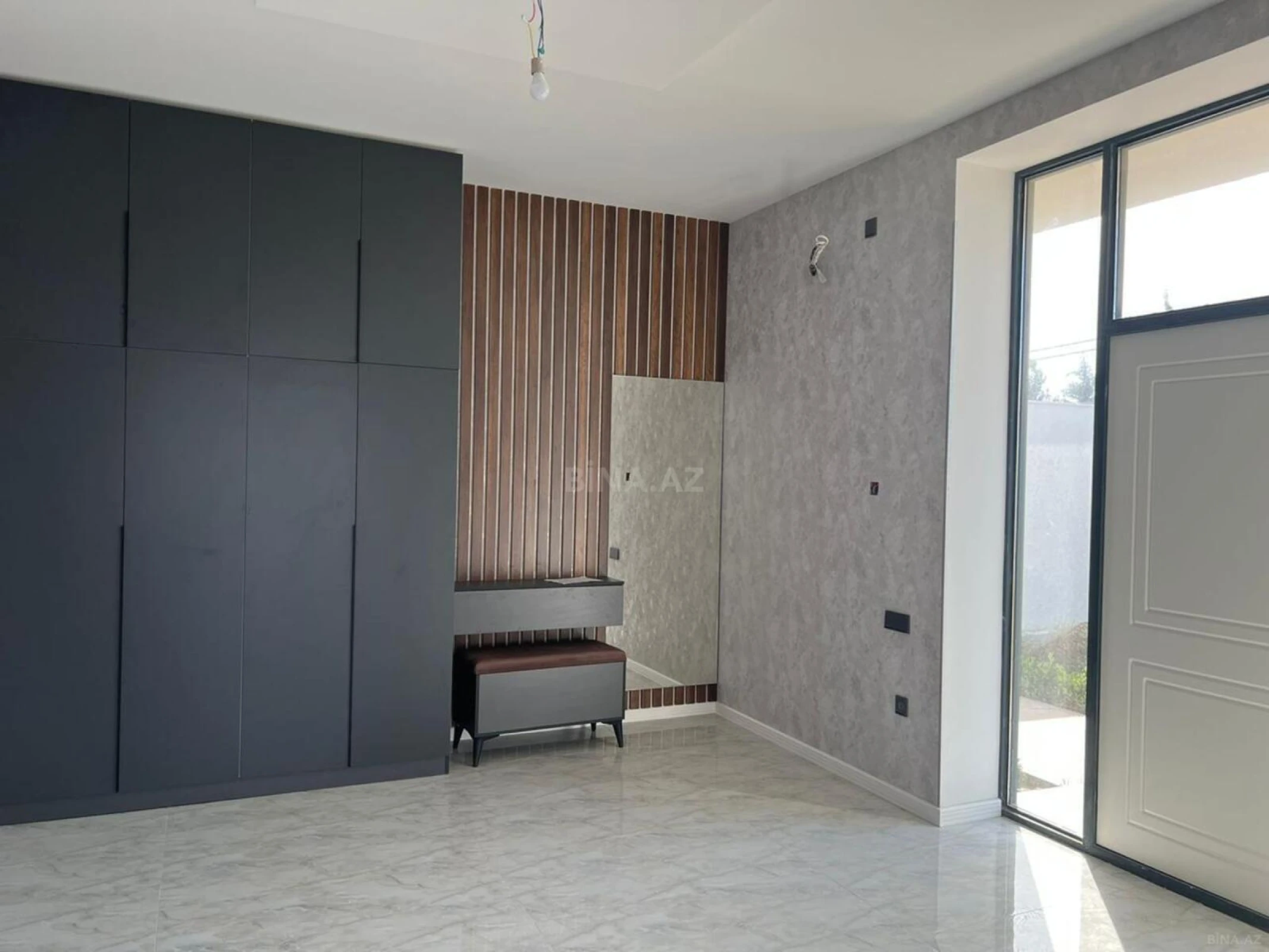 Satılır 4 otaqlı həyət evi 300 m²