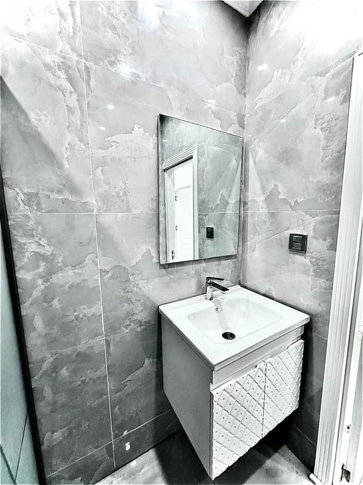 Satılır 2 otaqlı mənzil 70 m²