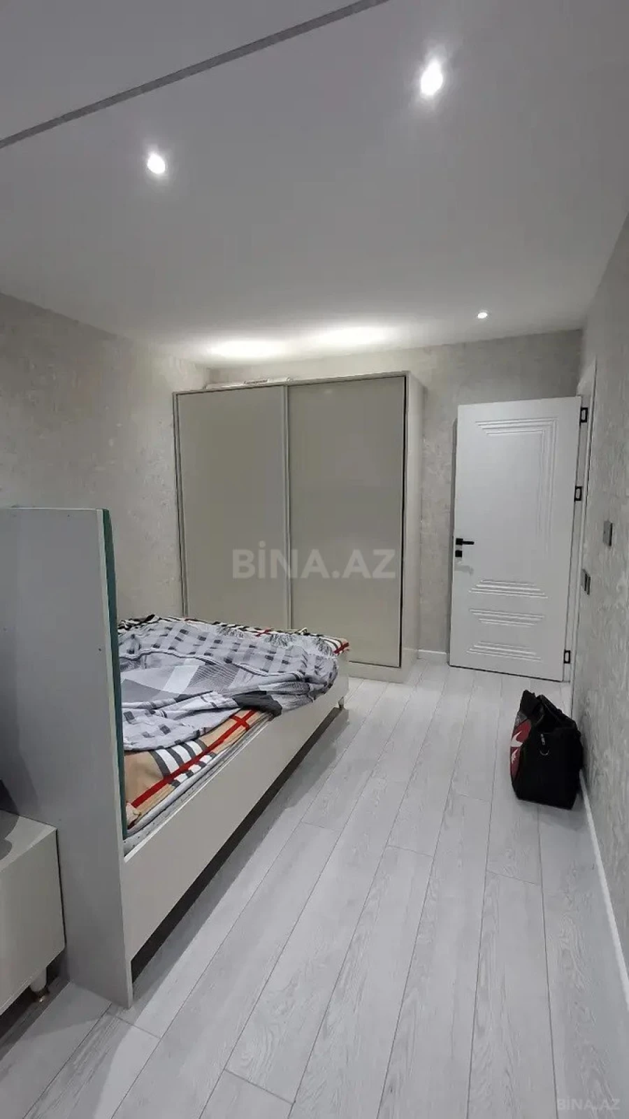 Satılır 3 otaqlı mənzil 65 m²