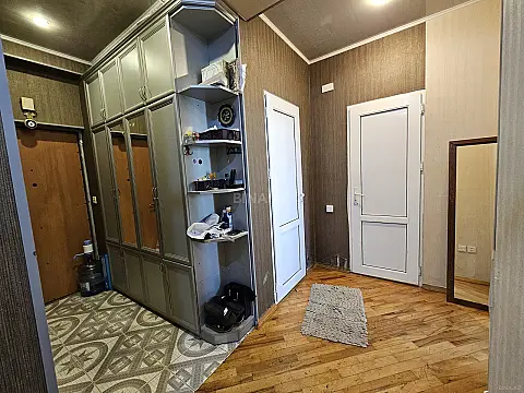 Satılır 2 otaqlı mənzil 80 m²