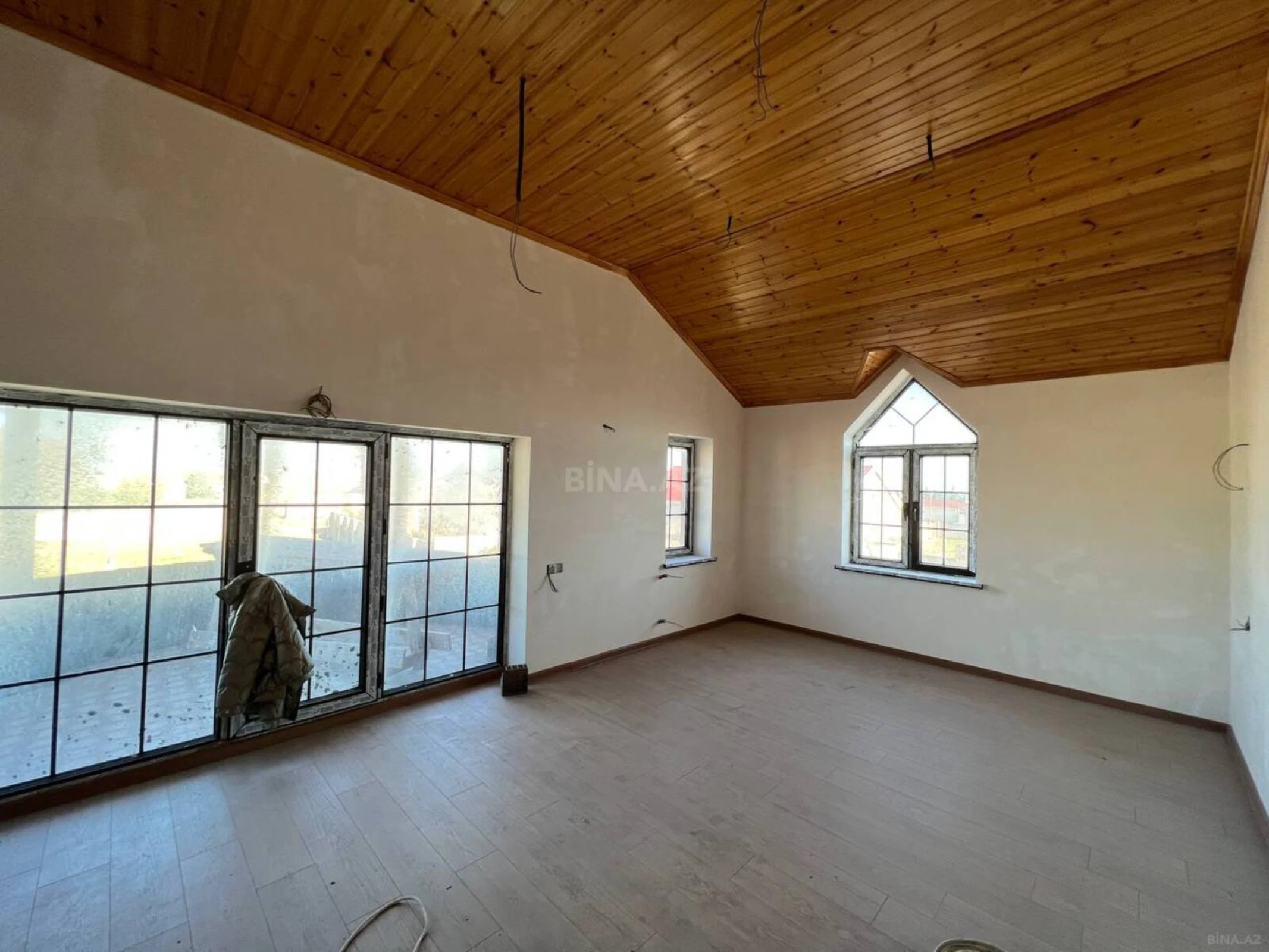 Satılır 4 otaqlı həyət evi 185 m²