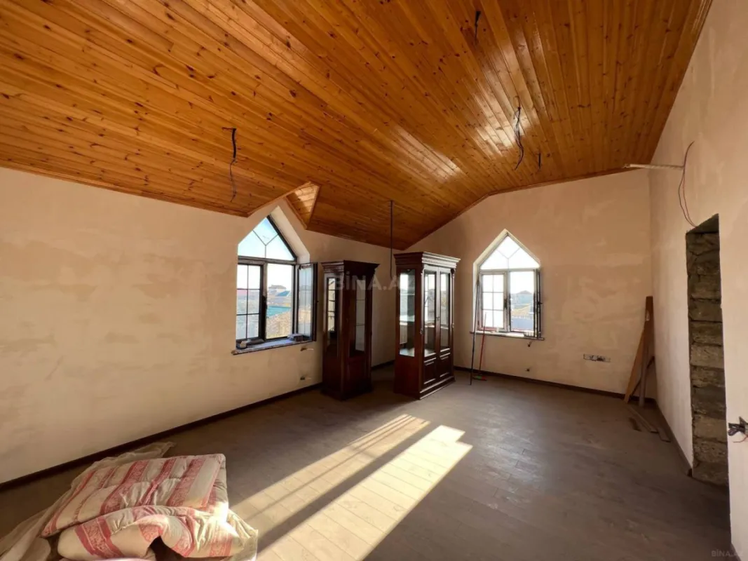 Satılır 4 otaqlı həyət evi 185 m²