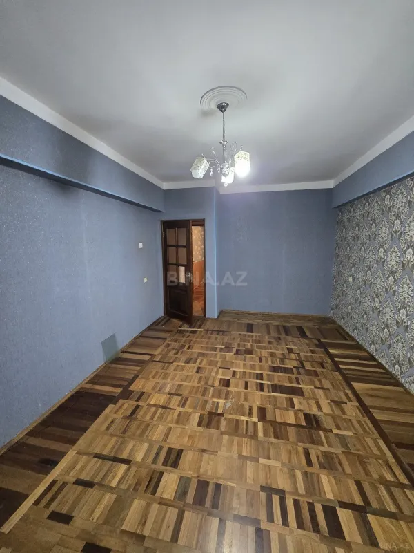 Satılır 4 otaqlı mənzil 110 m²