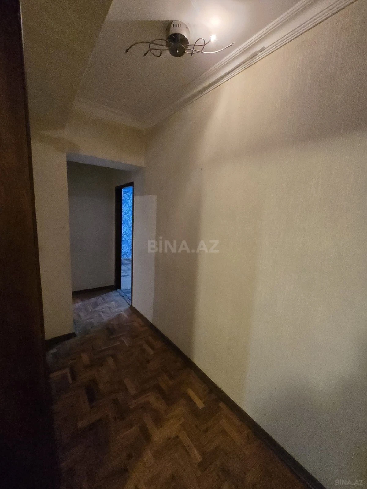 Satılır 4 otaqlı mənzil 110 m²