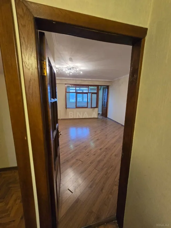 Satılır 4 otaqlı mənzil 110 m²