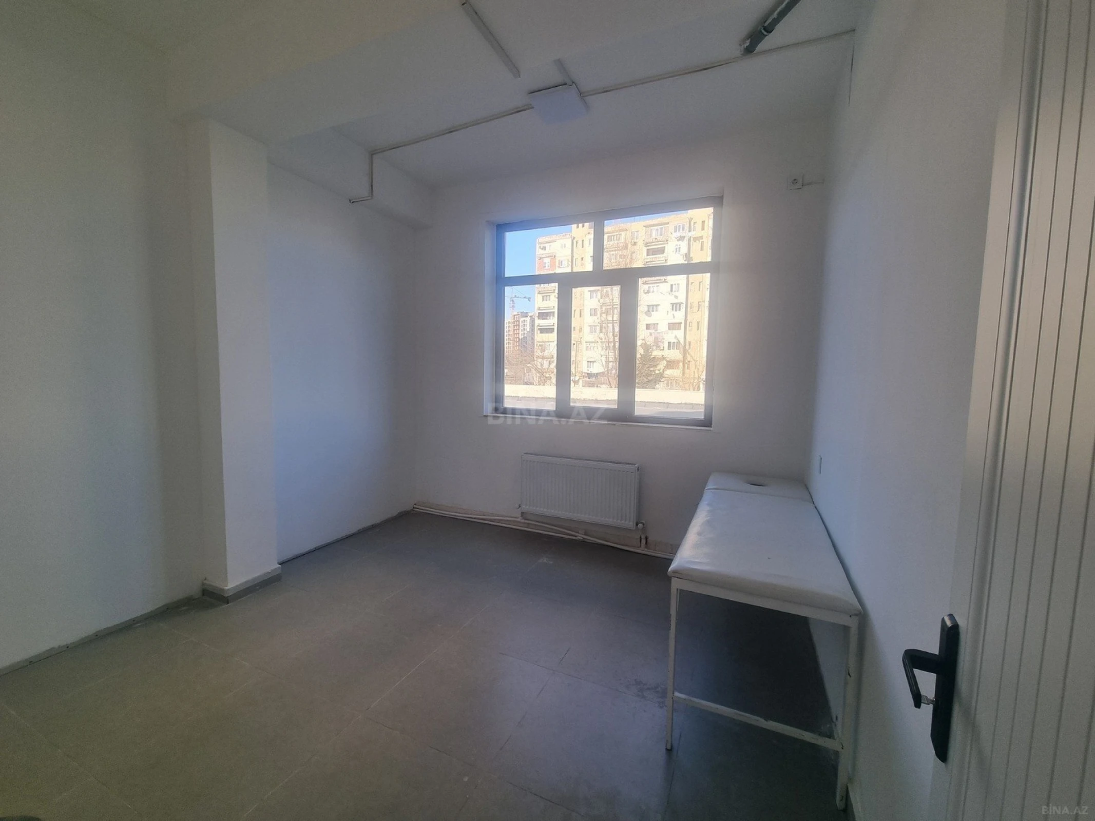 Kirayə verilir 1 otaqlı ofis 15 m²