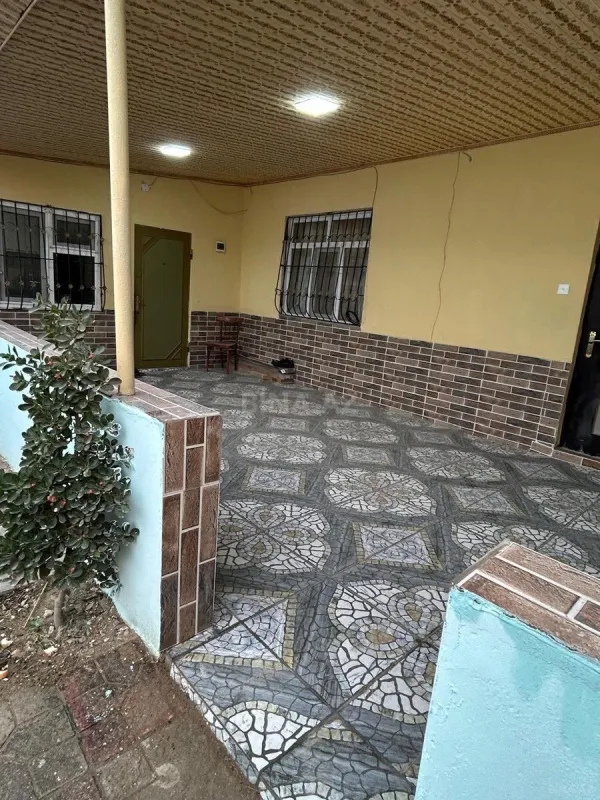 Satılır 4 otaqlı həyət evi 174 m²
