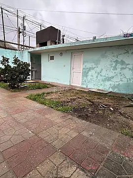 Satılır 4 otaqlı həyət evi 174 m²