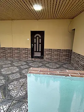 Satılır 4 otaqlı həyət evi 174 m²