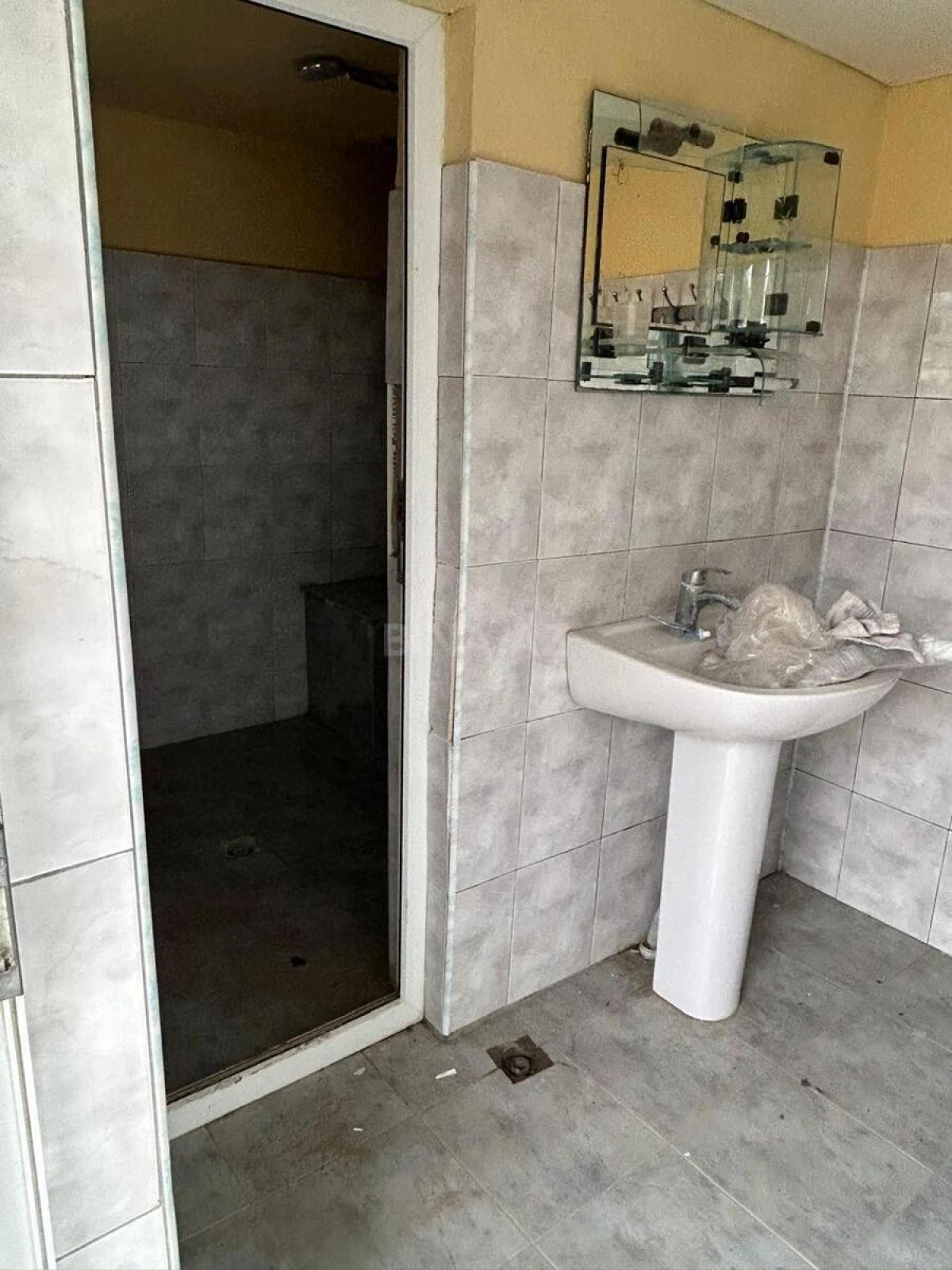 Satılır 4 otaqlı həyət evi 174 m²