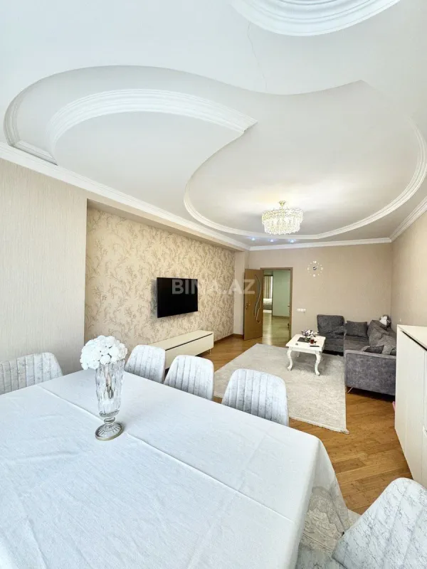 Satılır 2 otaqlı mənzil 105 m²
