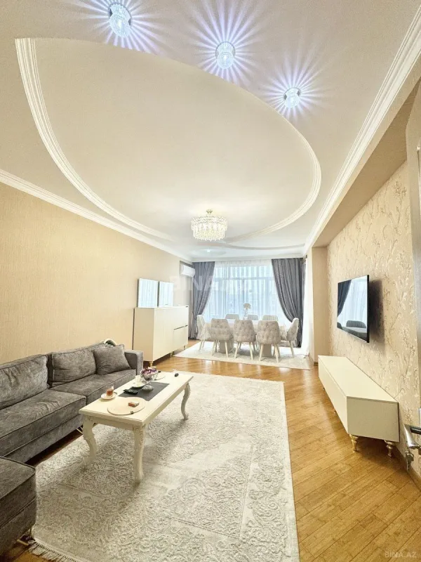 Satılır 2 otaqlı mənzil 105 m²