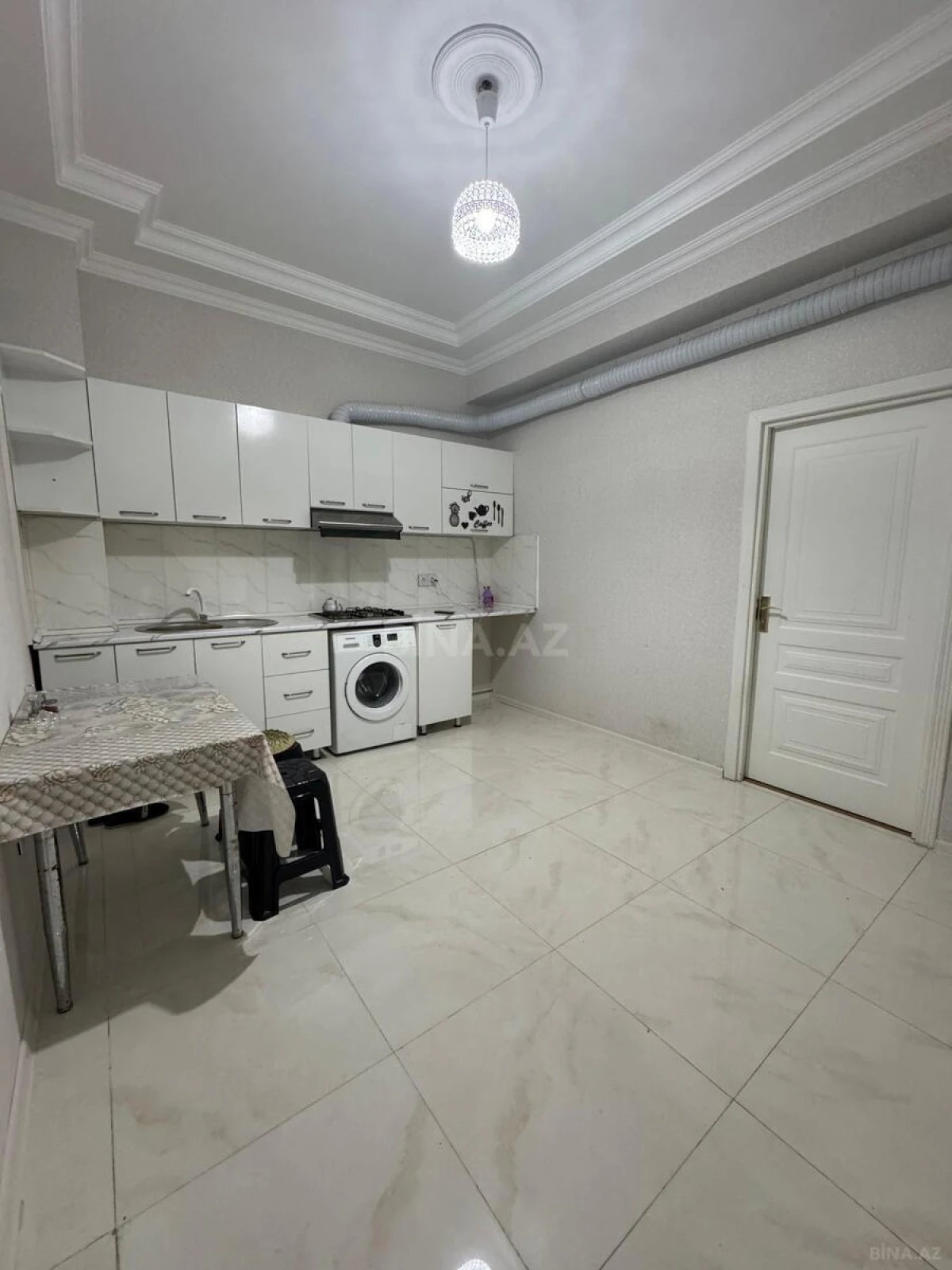 Kirayə verilir 2 otaqlı mənzil 70 m²