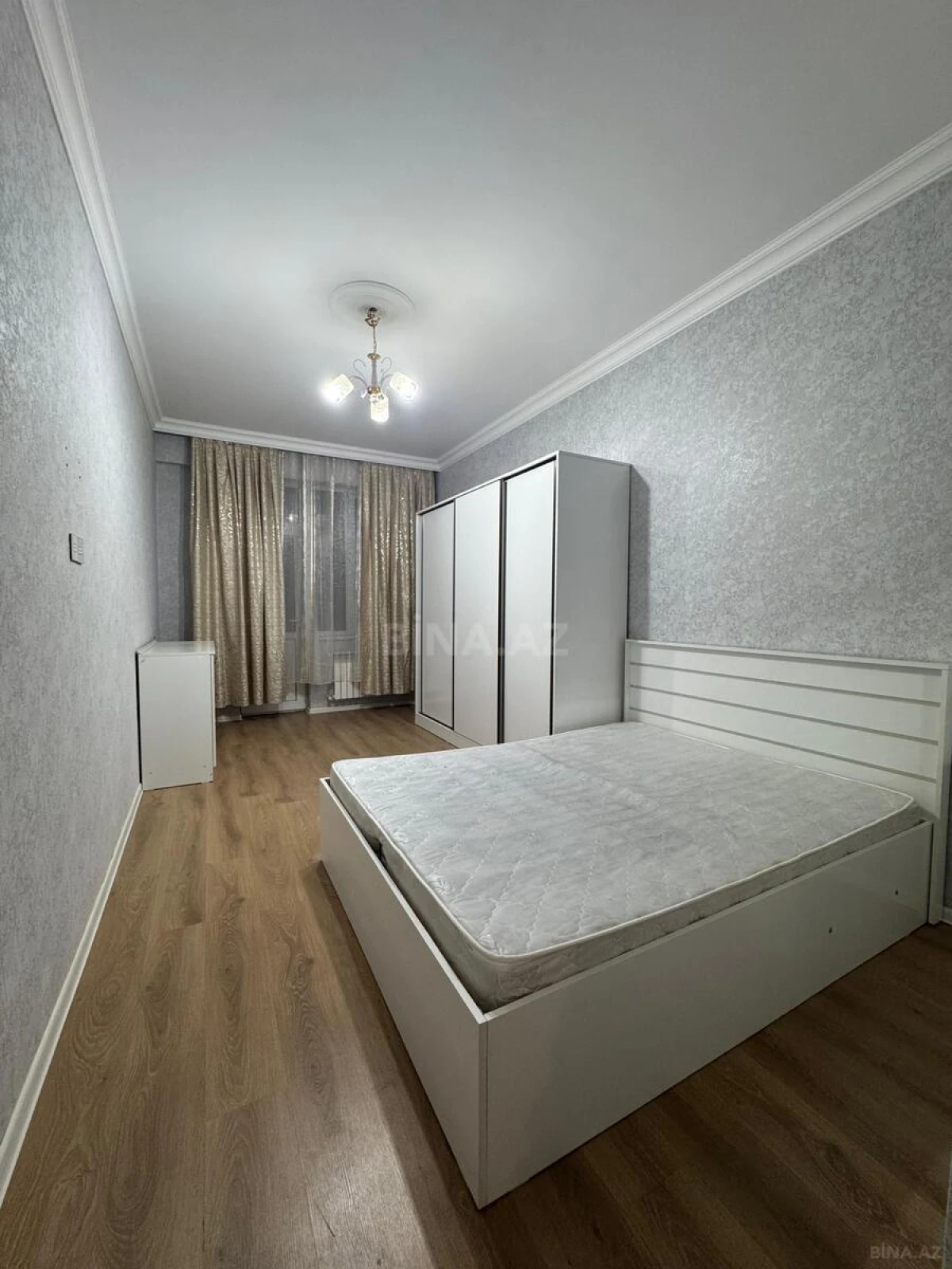 Kirayə verilir 2 otaqlı mənzil 70 m²