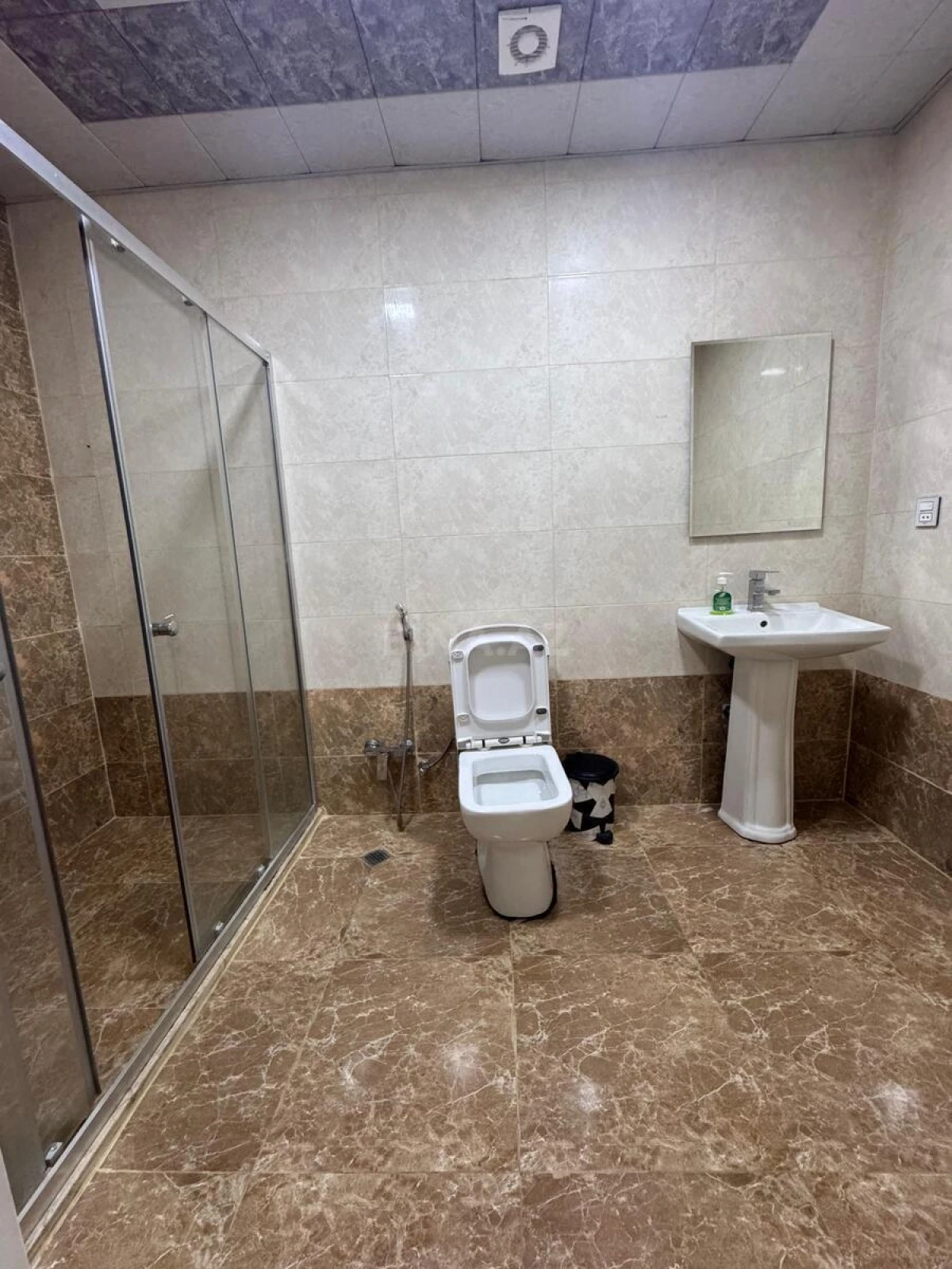 Kirayə verilir 2 otaqlı mənzil 70 m²