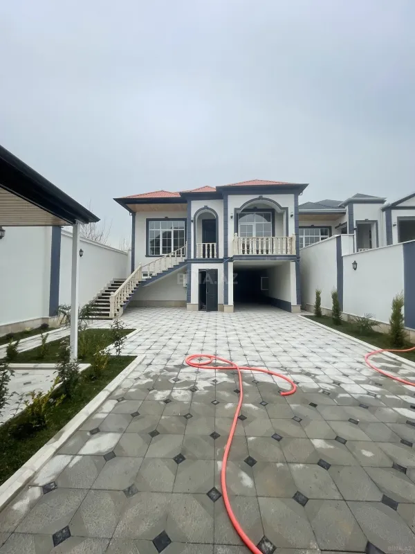 Satılır 5 otaqlı həyət evi 220 m²
