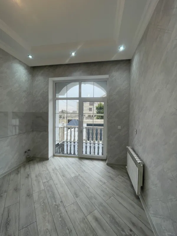Satılır 5 otaqlı həyət evi 220 m²