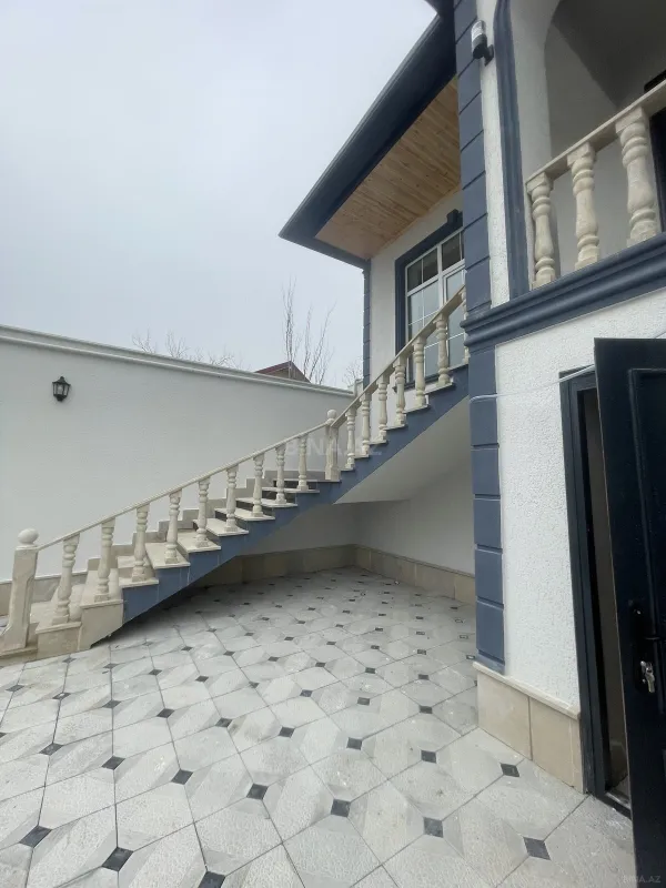 Satılır 5 otaqlı həyət evi 220 m²
