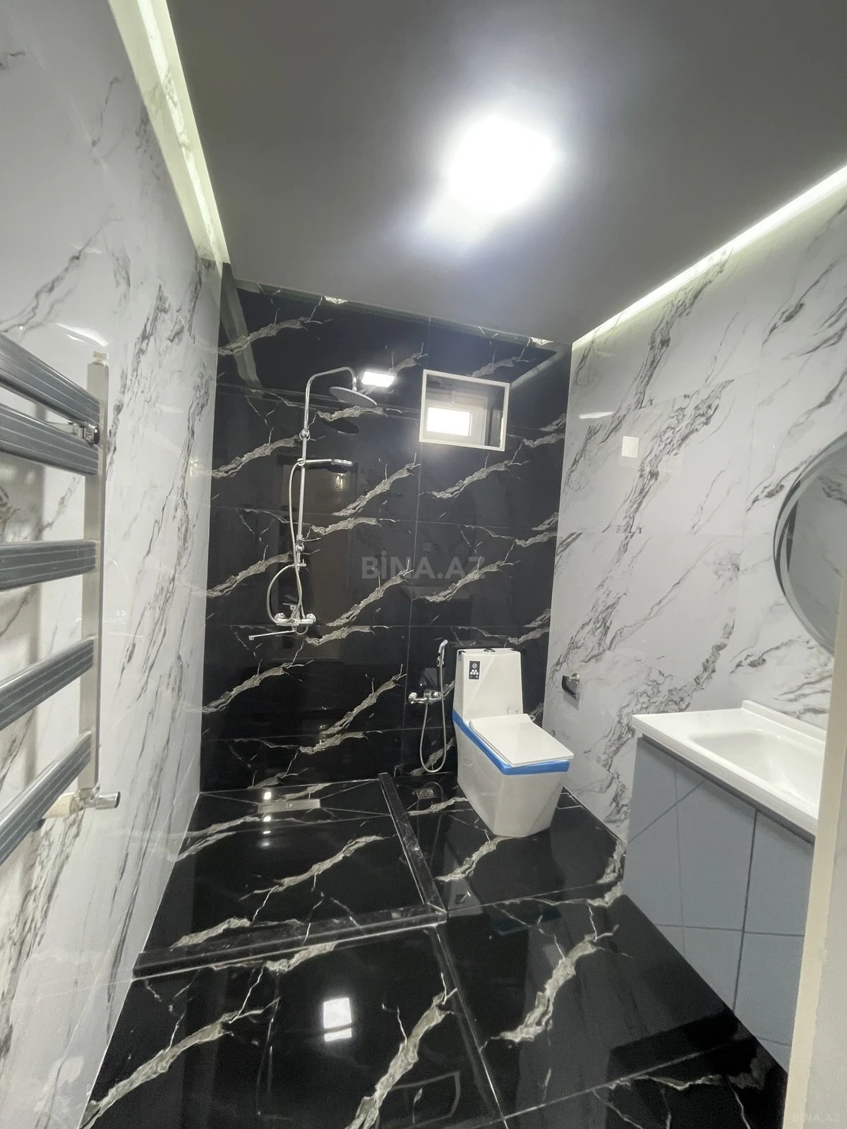 Satılır 5 otaqlı həyət evi 220 m²