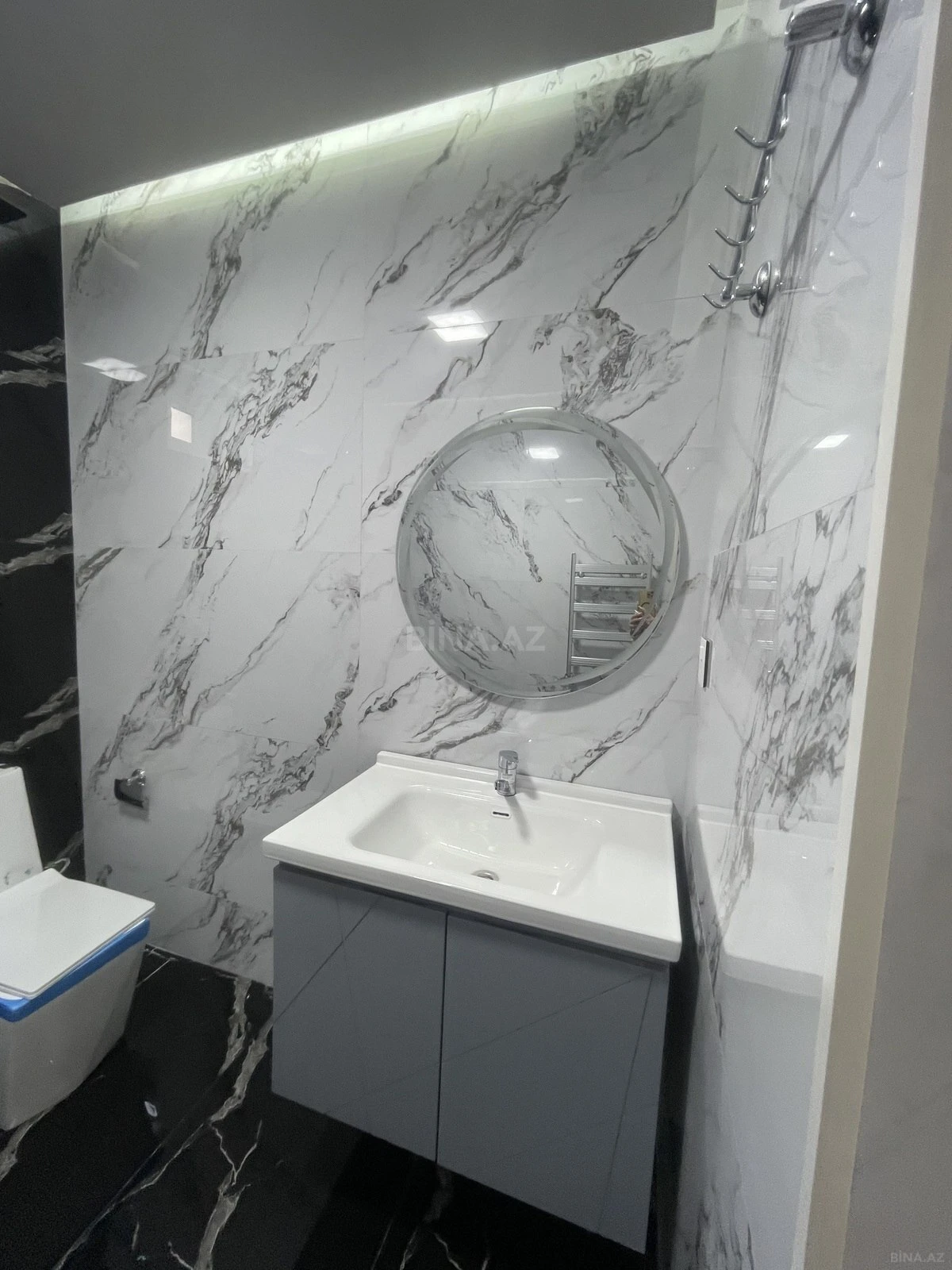 Satılır 5 otaqlı həyət evi 220 m²